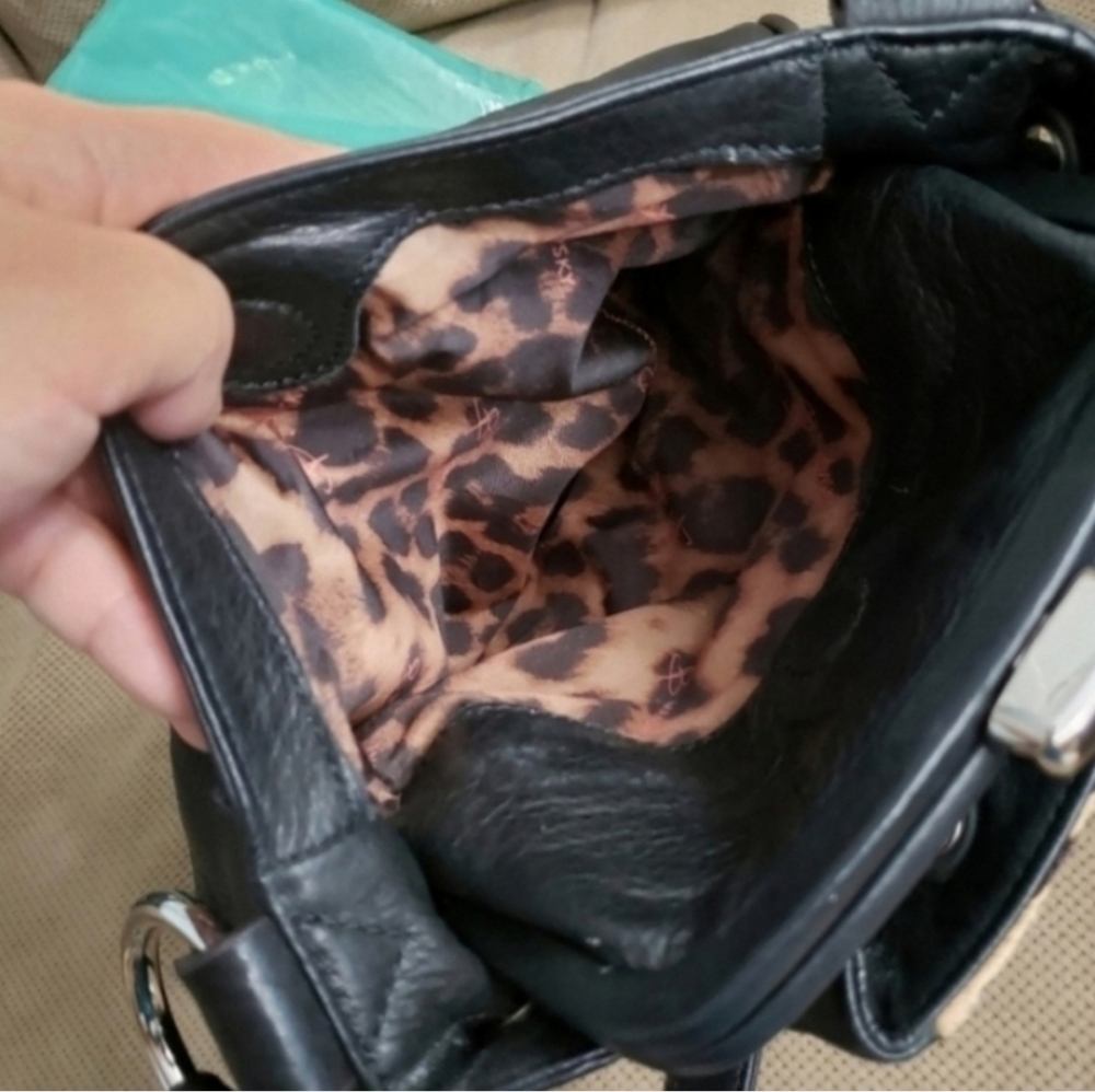 B. Makowsky Tiger print cow hide leather drawstring crossbody - Picture 7 of 15